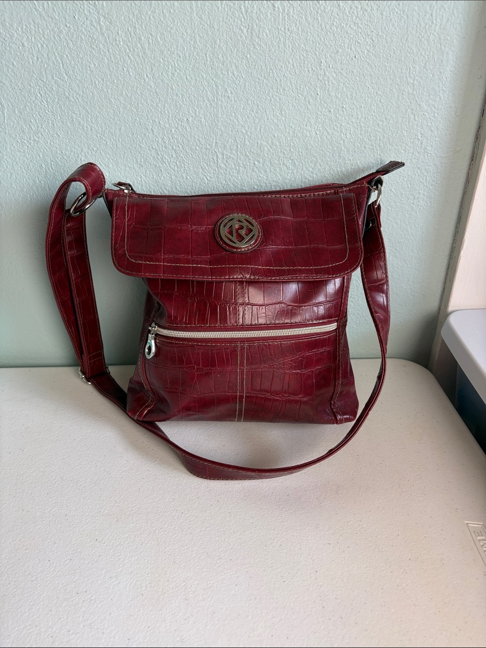 Relic Red Croc-Embossed Crossbody Organizer Bag
